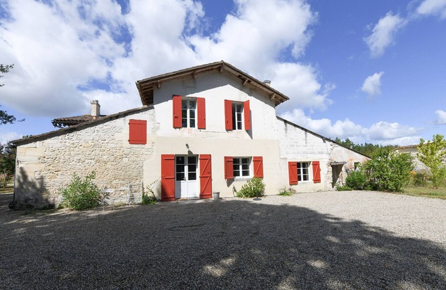 Charming Cottage with pool in Country House closed to Bordeaux