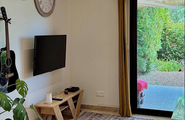 Charming studio - AC - Swimming pool - Terrace - Parking