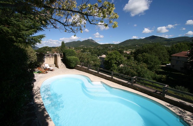 Charming old Provencal farmhouse with outstanding views in picturesque village