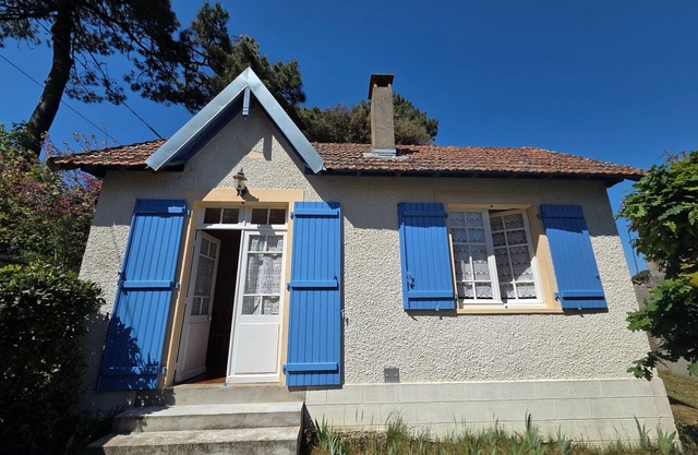 Charming 40s Beach House near Ocean, Shops & Activities