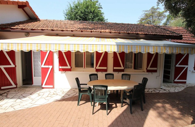 Charming Coastal Home with Garden, Near Shops & Beach, Pet-Friendly