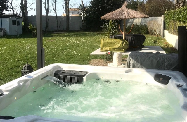 CHARMING HOUSE 4****MT with SPA 10 mn from ROYAN town center and beaches