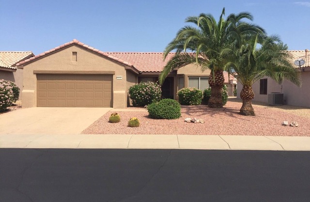 Charming golf-course community home