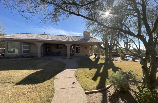 Charming guest house near historic downtown cave creek