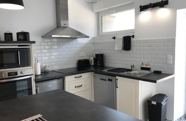 Charming house in the heart of village, private terrace, quiet shared courtyard
