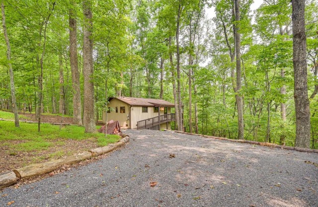 Charming Hedgesville Retreat with Deck and Fireplace!