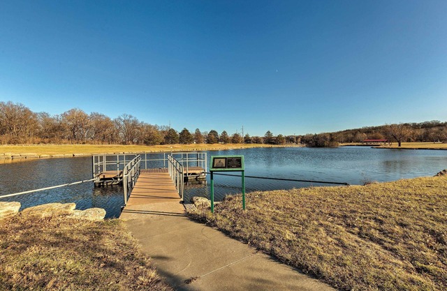 Charming Hideaway w/Patio: 3 Mi to Kansas State!