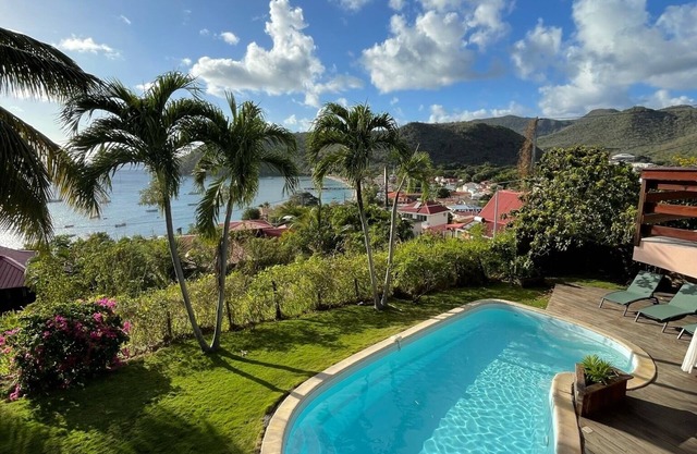 Charming house in front of the sea