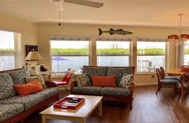 Charming House 3/2 on Waterway in Nettles Island Resort near Beach, Pools & Fun!