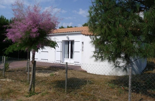 Charming House Near the Beach with Garden, Pets Allowed