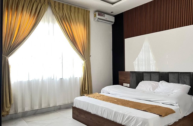 Charming house in gorgeous East Legon,Accra Ghana with AC, WiFi and security