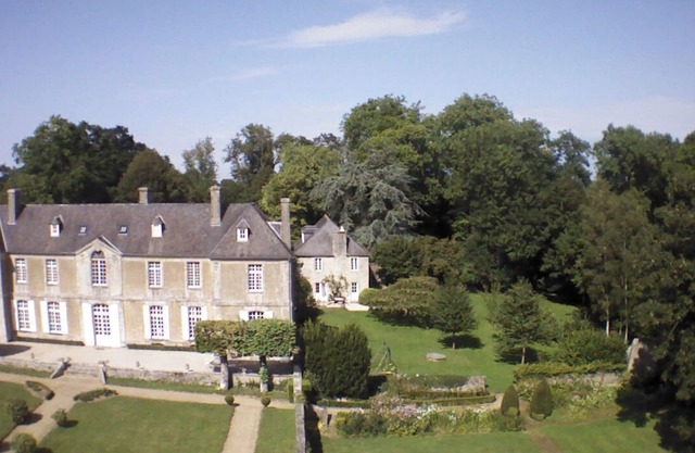 Charming house in the park of a historic monument castle
