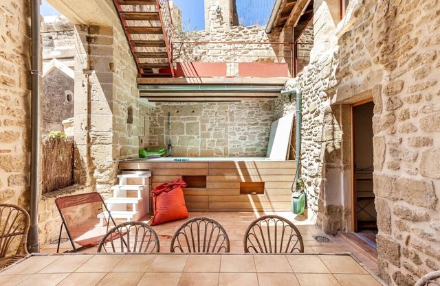Charming house in the castle of Aubais (17ème century)