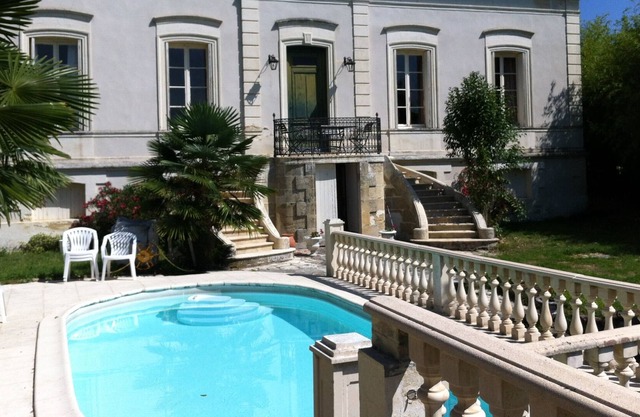 Charming house St Macaire: swimming pool and garden - 8 people