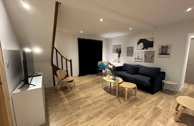 Charming house with garden near Lyon, airport and Eurexpo