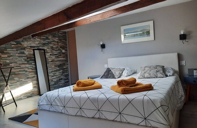 Charming house with terrace and closed garage near the volcanoes