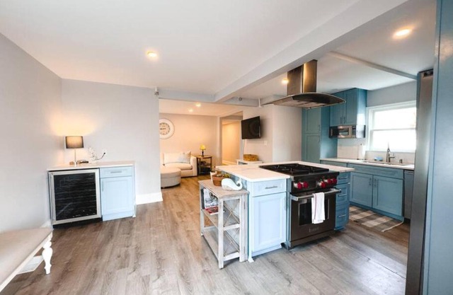 Charming Hyannis 3 Bed 2 Bath