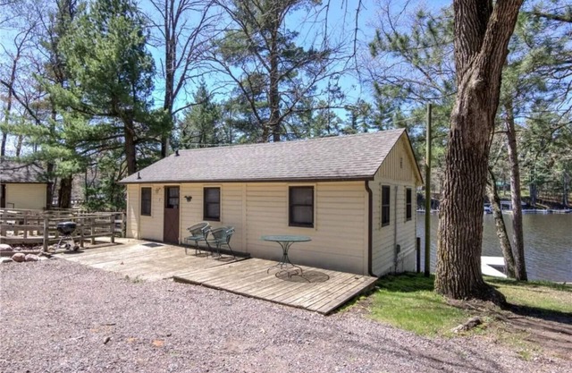 Charming Lakefront Cabin