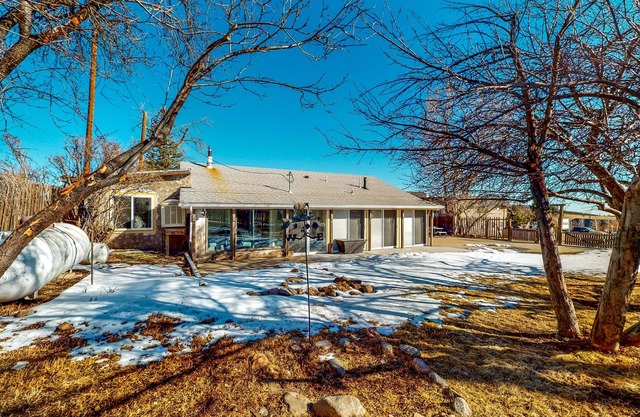 Charming Mountain Stay w/ Enclosed Yard & Grill