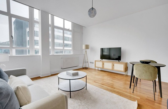 Charming Old Street 1BR, 5 min walk to Old Street Tube, by Blueground