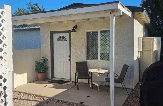 Charming One-bedroom, detached home in a quiet location with private entrance