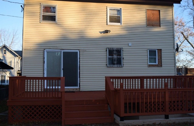 Charming One Family Colonial Home/Business .