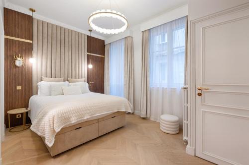 Charming Pied-à-Terre Champs-Élysée