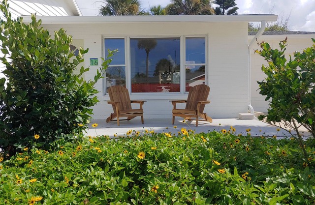 Charming Private Beach 2/2 Home- 1 Minute From the Dune!