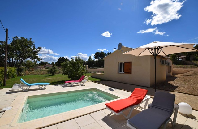 Charming Provencal Villa, Contemporary, New, between South Luberon and Durance