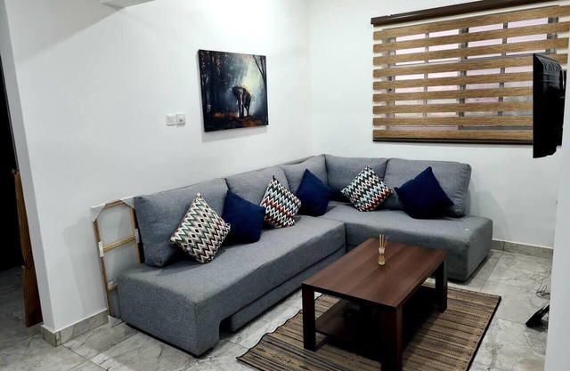 Charming, Quiet & Cozy - Close to Highway,Parking