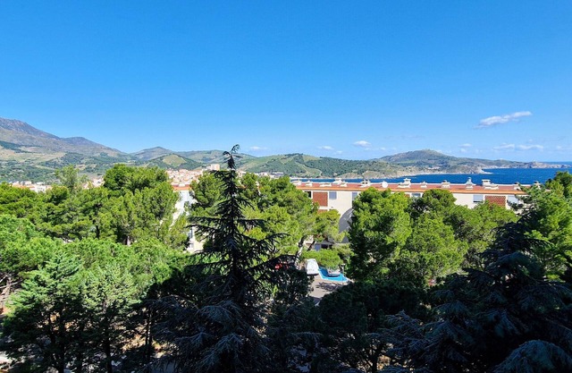 Charming quiet T2 with parking, elevator and loggia in Banyuls-sur-Mer