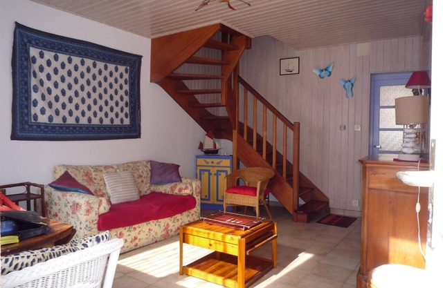 Charming Renovated Fisherman's House with Courtyard, 50m from the Sea
