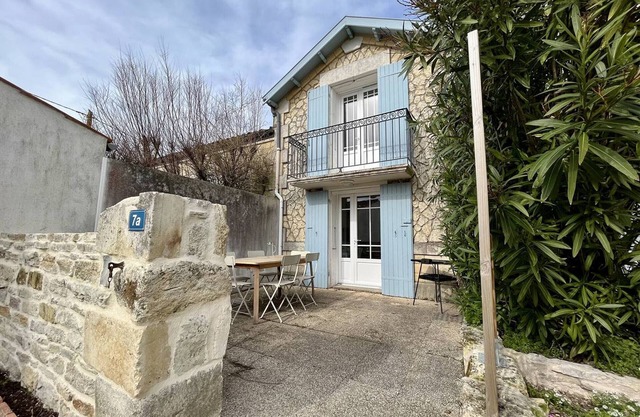 Charming Renovated House with Terrace Near Beach - 2 Bedrooms, On-Site Parking, Sleeps 4