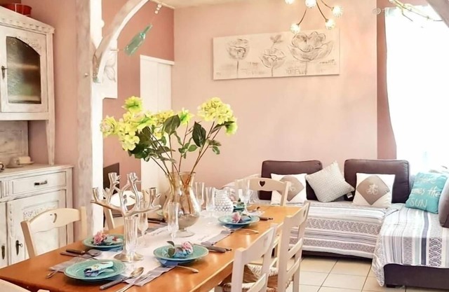 Charming Renovated Farmhouse: Terrace, BBQ, Near Private Lake, WiFi, Baby Equip.