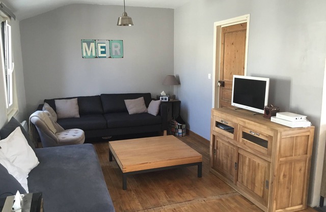 Charming renovated house Le Pouliguen Center. Everything on foot.