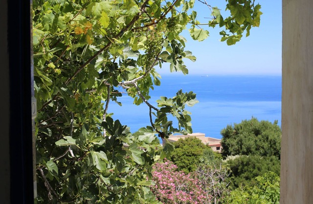 Charming Seaside Retreat with Panoramic Views in Belyounech
