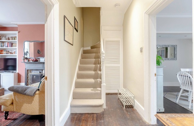 Charming & Spacious 2BD House w/Garden - Wimbledon