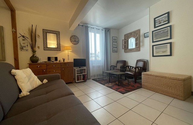 Charming studio in Saint-Martin-de-Ré, near shops and restaurants, perfect for cyclists