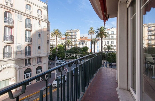 charming studio center Croisette Cannes waterfront