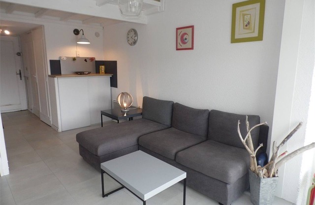 Charming Studio with Mezzanine, 4 Sleeps, Parking, 700m to Shops, Grau d’Agde