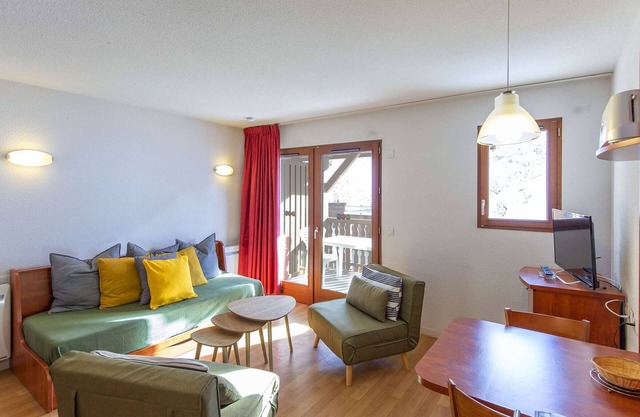 Charming Studio w/Terrace, Indoor Pool, Fitness, Near Slopes - Sleeps 2 Adults & 1 Child