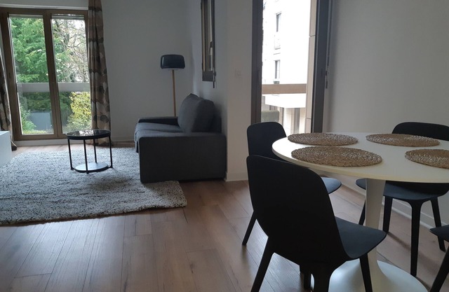 Charming T2 renovated Neuilly-sur-Seine: Lease Mobility