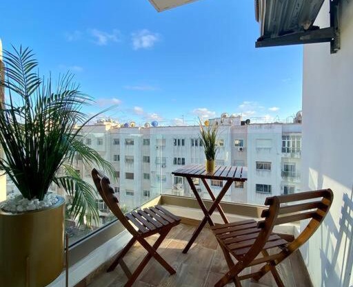 Charming Top Floor Bourgogne - By AppartAli