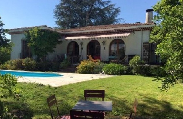 CHARMING VILLA AT THE FOOT OF THE PYRENEES