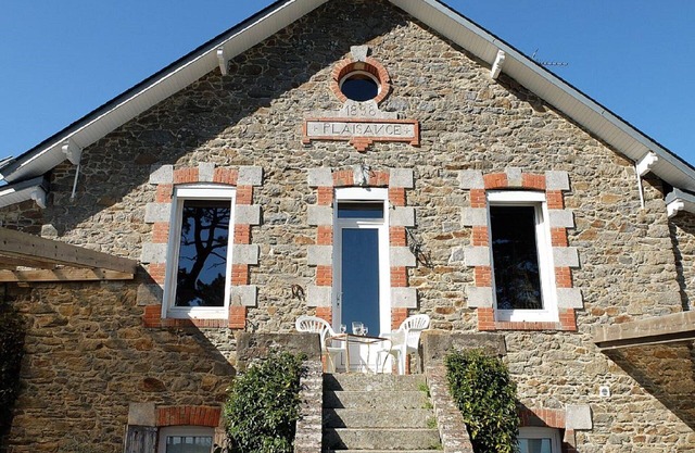 charming villa, exceptional sea view, with tuned piano, 6-8 people.