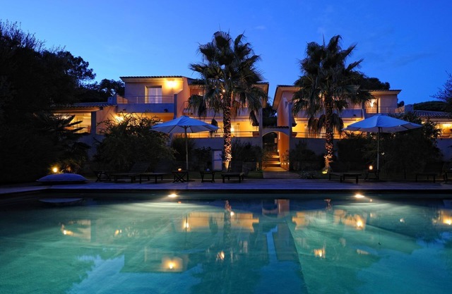 Charming* villa with heated pool, close to town center