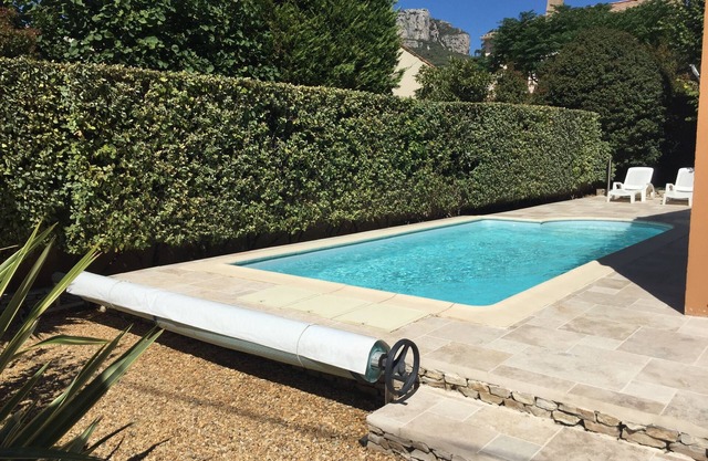 Charming villa with swimming pool and mature garden, near town center and beaches