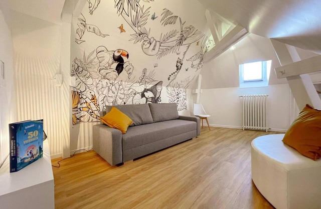 Charming Village House for 8 with Private Garden, Parking, Near Zooparc de Beauval