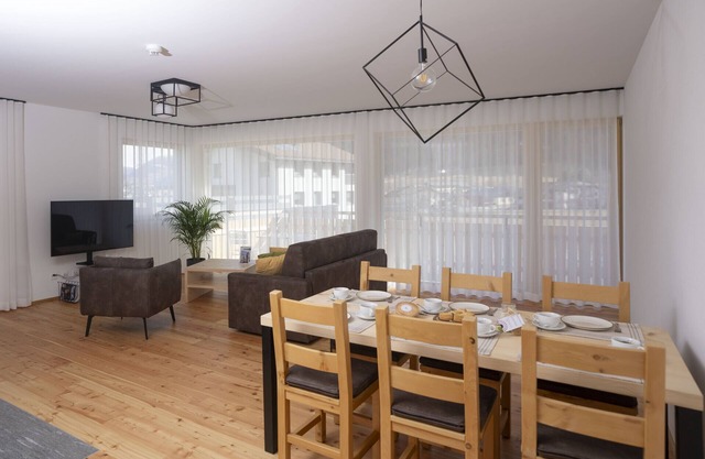 Chasa Helvetia Duai: Newly built 3.5 room holiday flat with exclusive hotel service