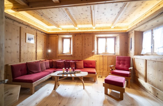 Chasa Riatsch: Renovated Engadine house in the centre of Ardez
